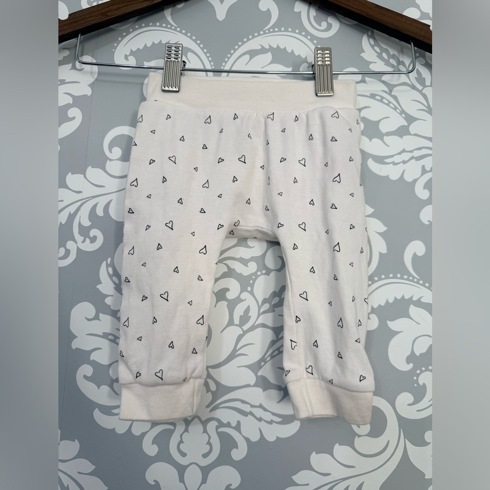 10/$25 • Rae Dunn Heart Print Cotton‎ Pants